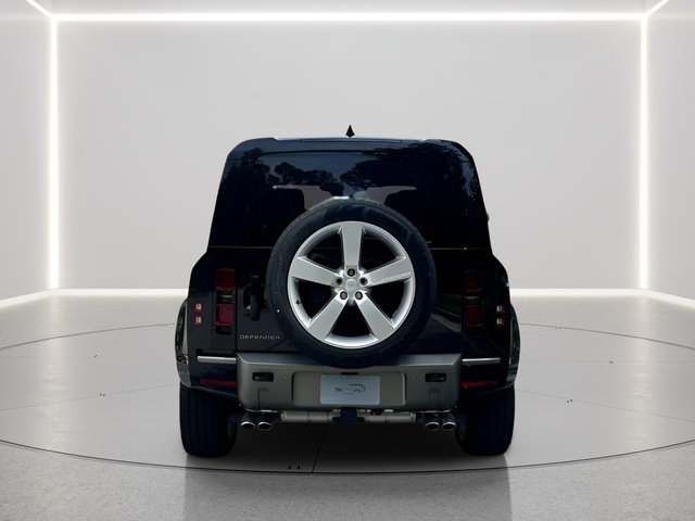 Certified 2025 Land Rover Defender 110 X-Dynamic SE AWD/4WD image 4