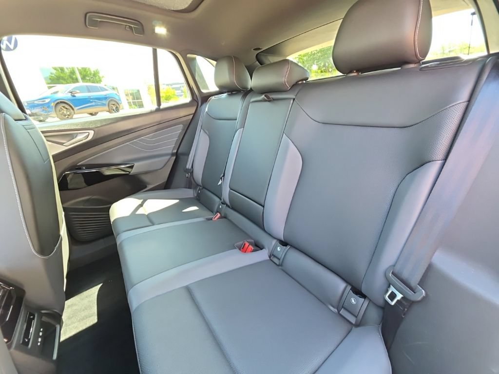 Certified 2023 Volkswagen ID.4 Pro S Plus AWD/4WD image 23
