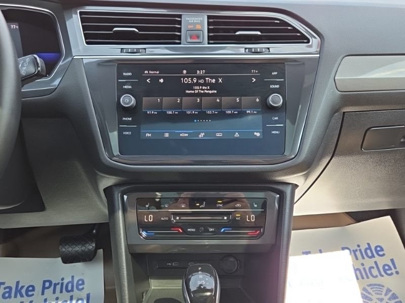 Used 2022 Volkswagen Tiguan SE w/ Panoramic Sunroof Package AWD/4WD image 30