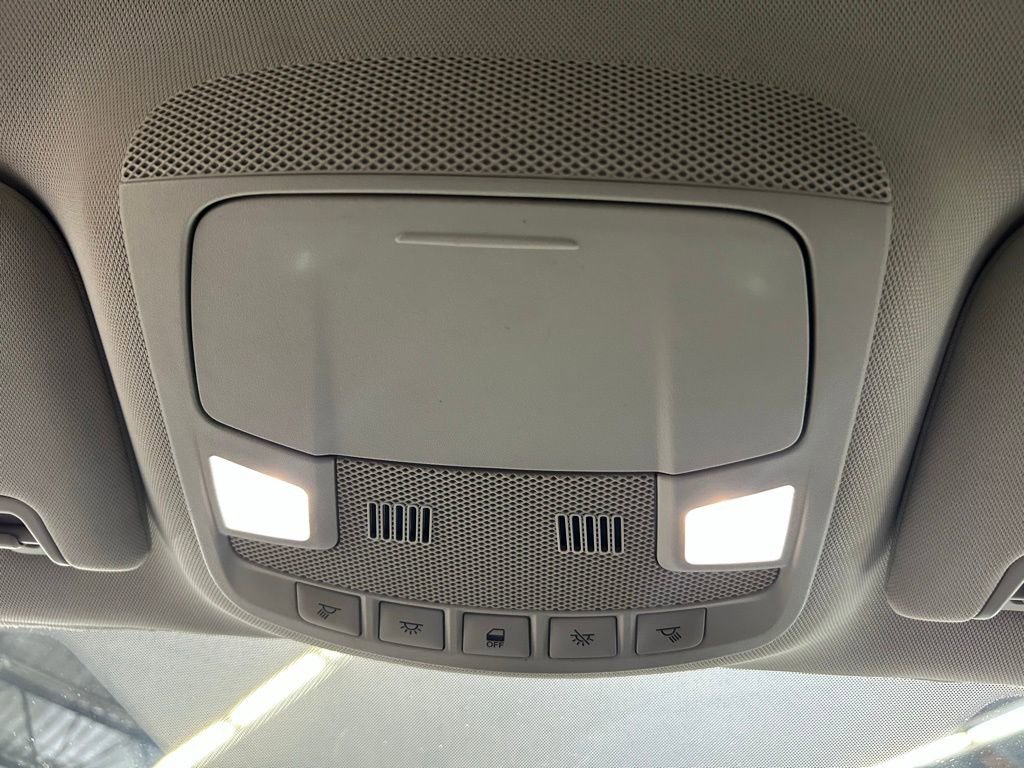 Used 2016 Ford Fusion SE FWD image 21