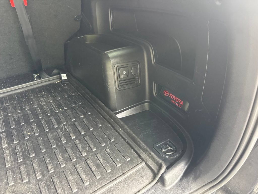 Used 2021 Toyota 4Runner Venture w/ Moonroof Package AWD/4WD image 15