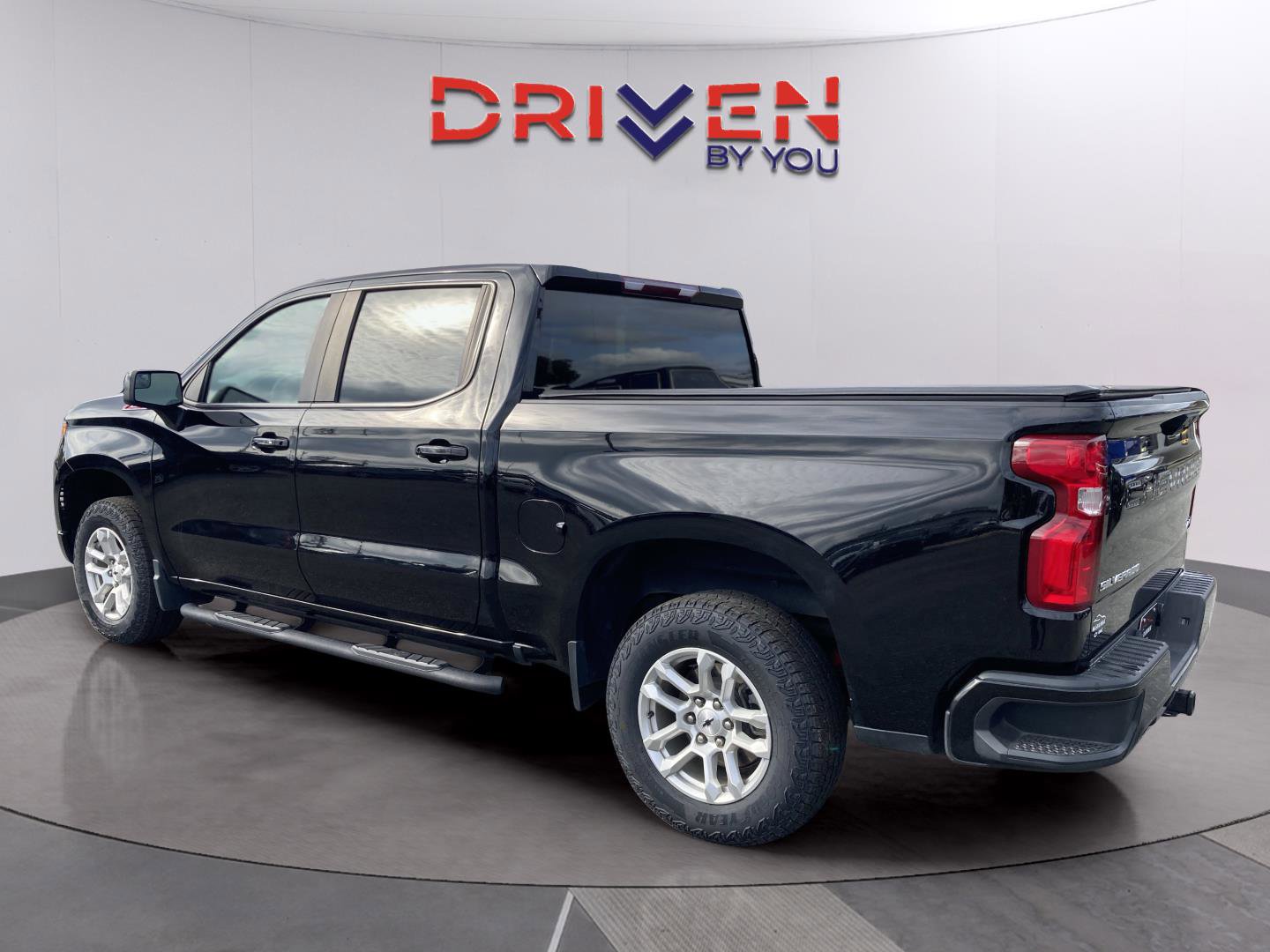 Used 2023 Chevrolet Silverado 1500 RST w/ Z71 Off-Road Package image 4