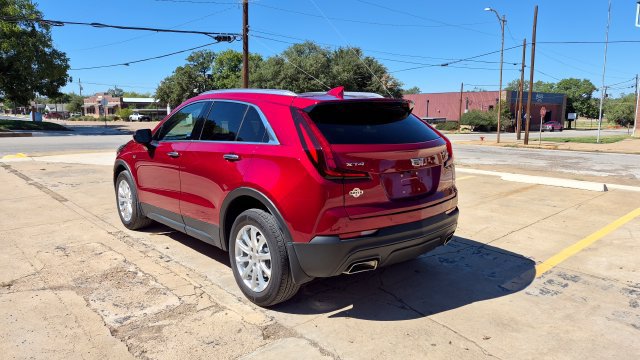 Used 2023 Cadillac XT4 Luxury w/ Cold Weather Package FWD image 5