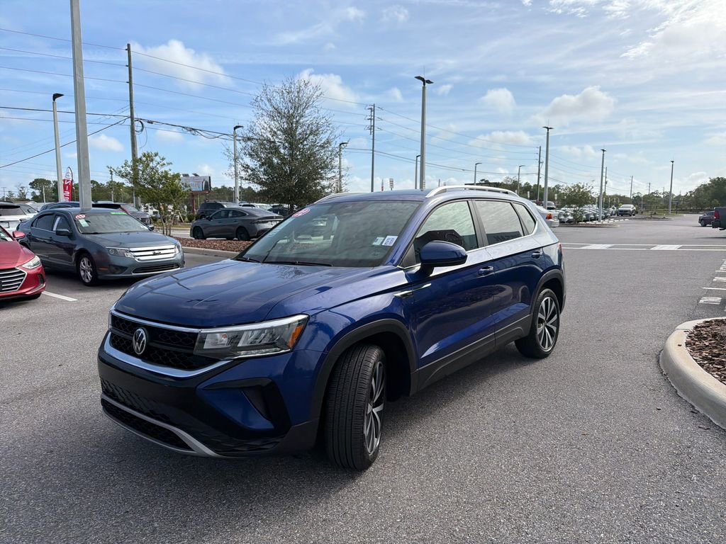 Used 2022 Volkswagen Taos SE image 3