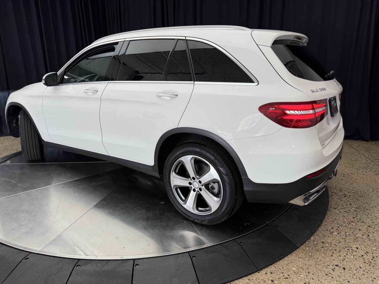 Used 2017 Mercedes-Benz GLC 300 4MATIC image 11