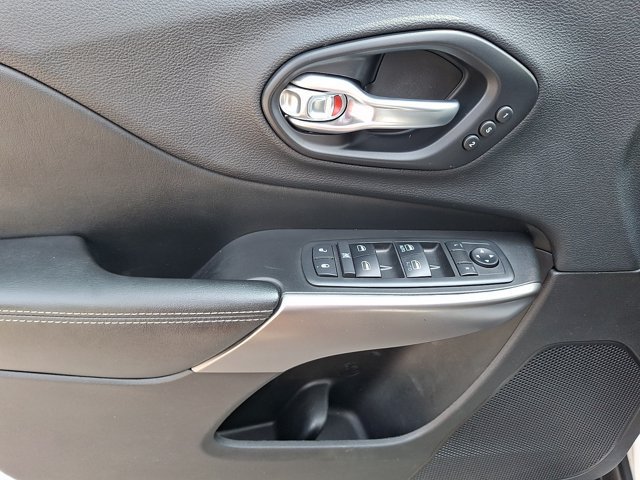 Certified 2019 Jeep Cherokee Limited AWD/4WD image 16