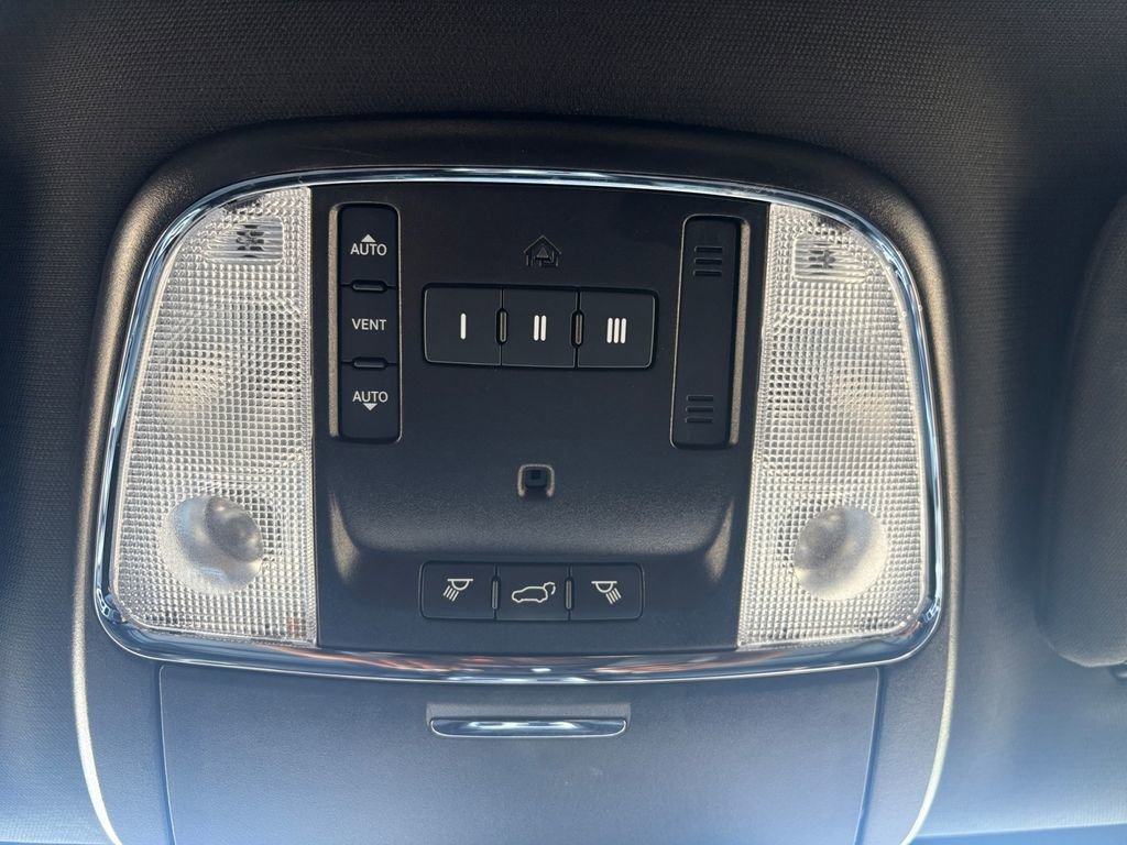 Used 2020 Jeep Grand Cherokee Limited w/ Trailer Tow Group IV image 22