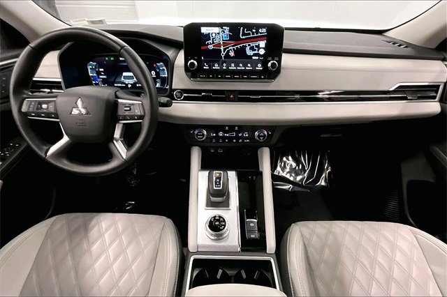 Used 2024 Mitsubishi Outlander SEL image 14