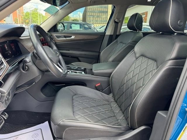 Certified 2025 Volkswagen Atlas SEL Premium R-Line AWD/4WD image 11