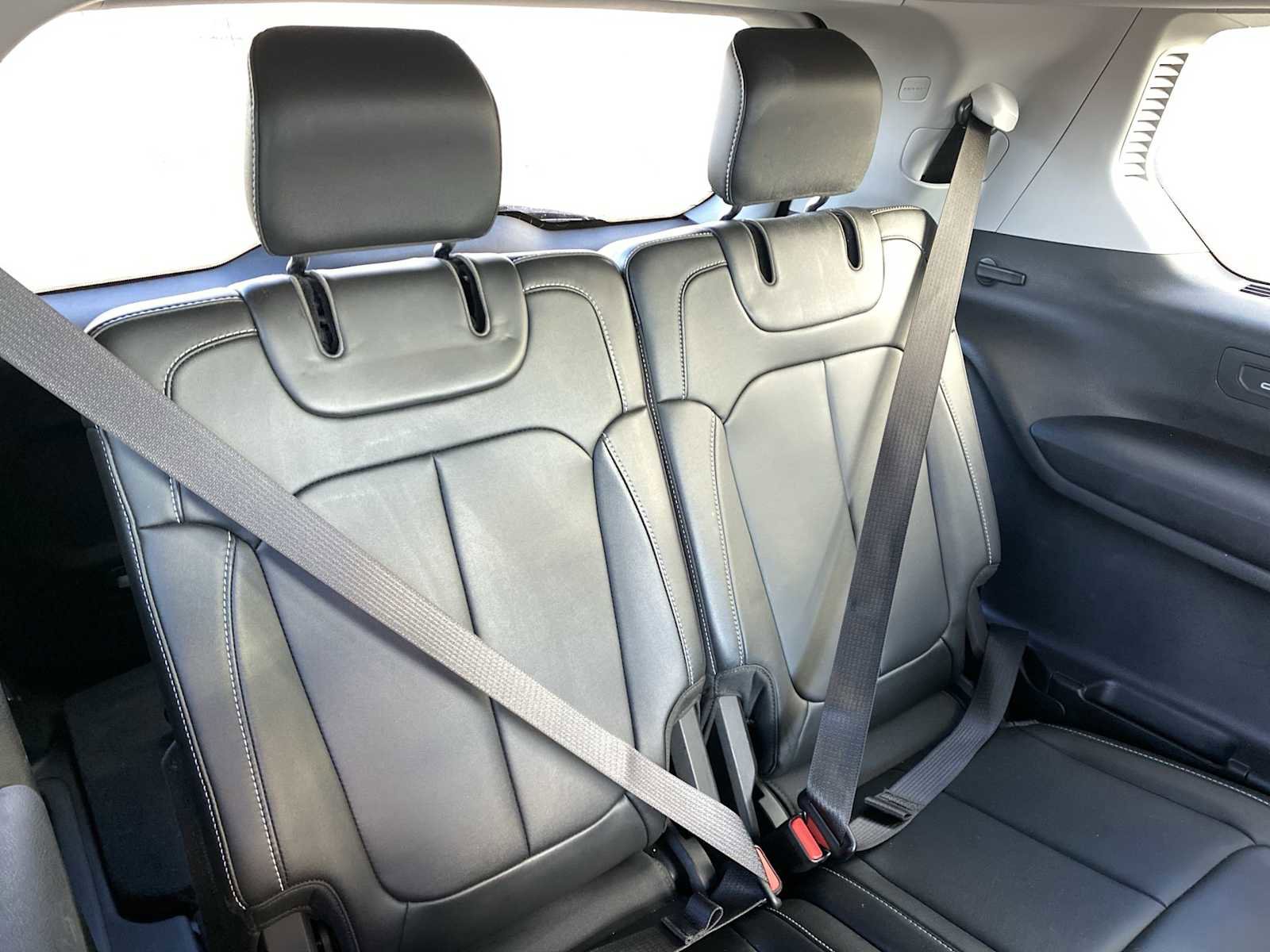 Certified 2022 Jeep Grand Cherokee L Limited w/ Black Appearance Package image 40