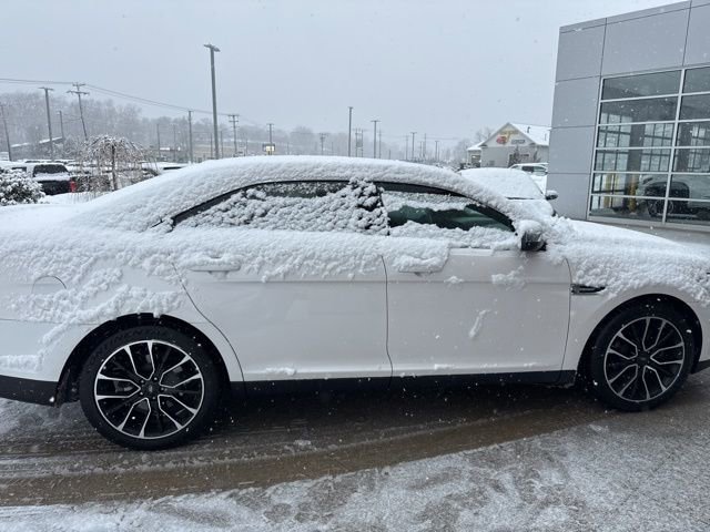 Used 2019 Ford Taurus Limited image 8