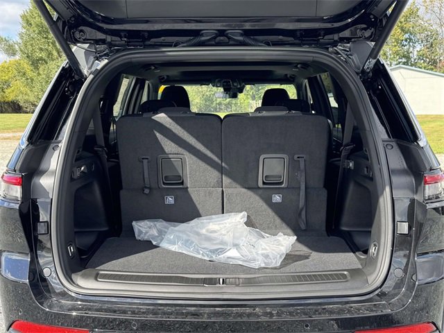 New 2025 Jeep Grand Cherokee L Laredo w/ Luxury Tech Group I image 16