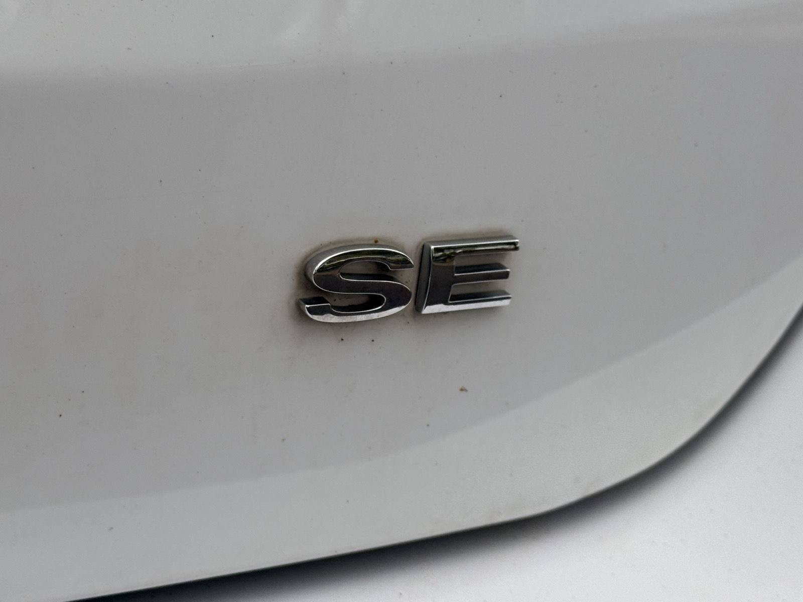 Used 2016 Ford Focus SE w/ SE Power Seat Package FWD image 17