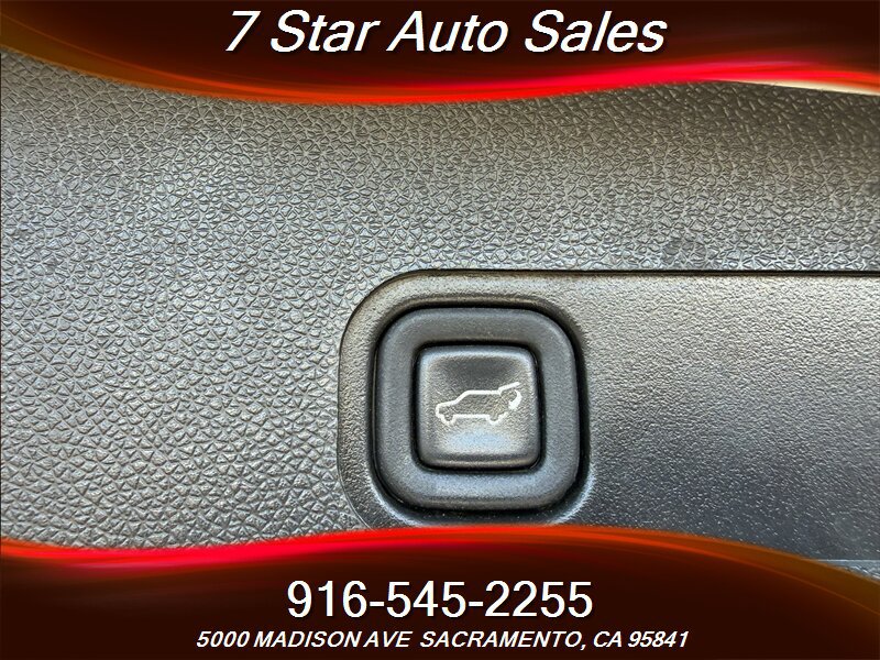 Used 2009 GMC Yukon Denali AWD/4WD image 24