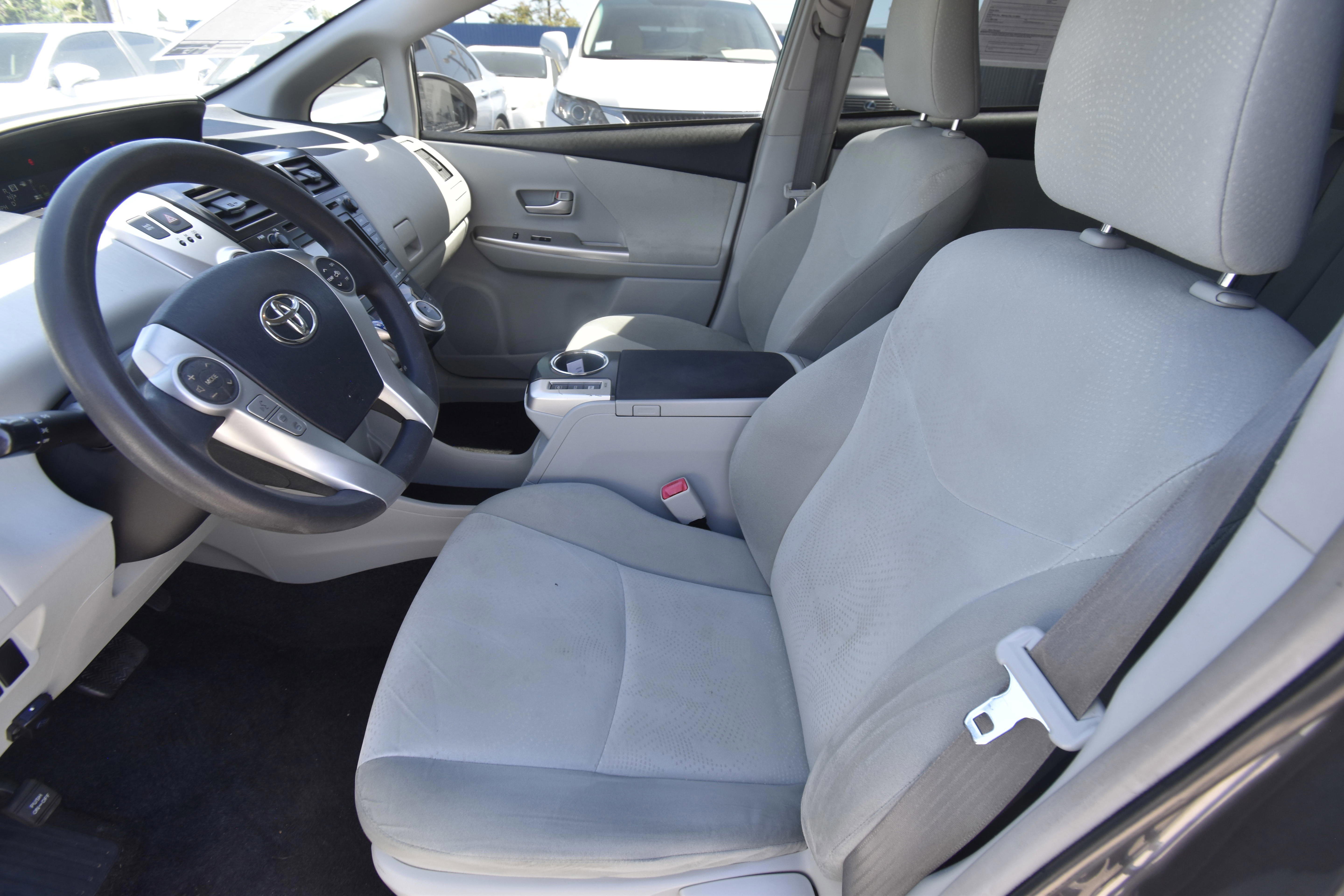Used 2013 Toyota Prius V Three FWD image 2