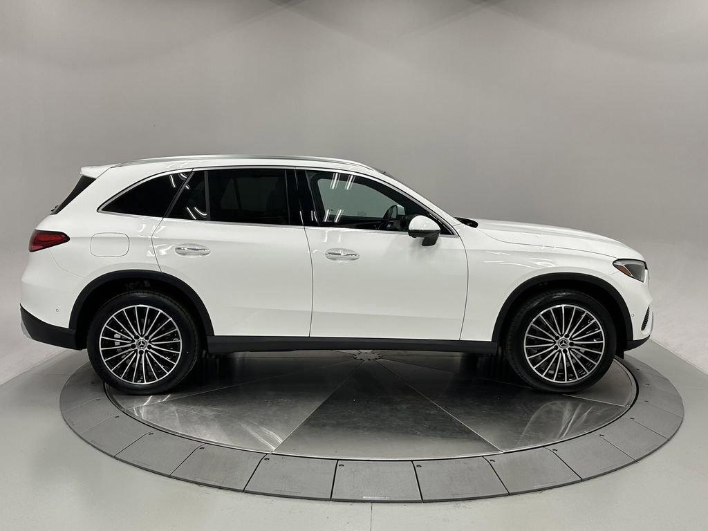 Certified 2025 Mercedes-Benz GLC 300 image 8