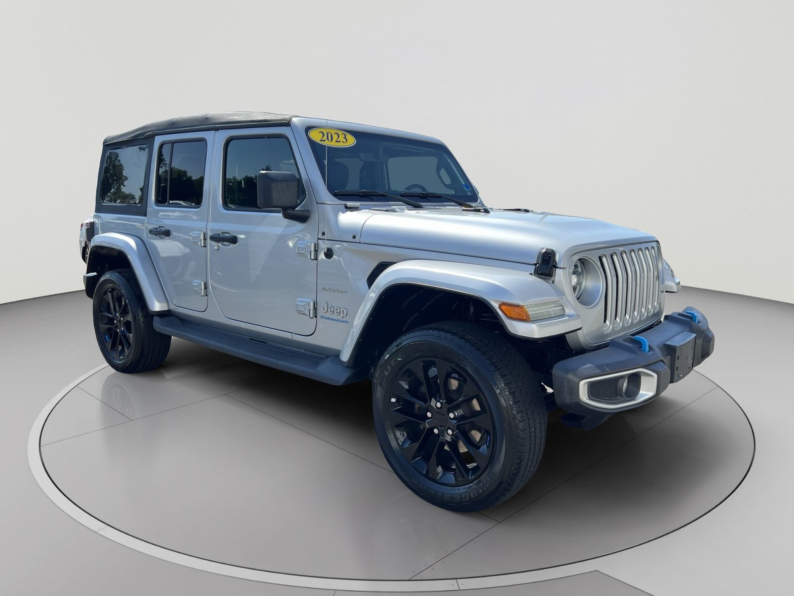 Used 2023 Jeep Wrangler Unlimited Sahara w/ Cold Weather Group AWD/4WD image 7