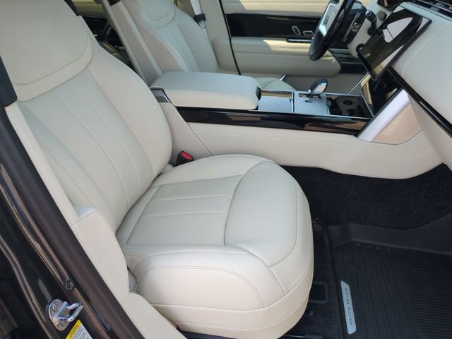 New 2026 Land Rover Range Rover Long Wheelbase SE AWD/4WD image 18