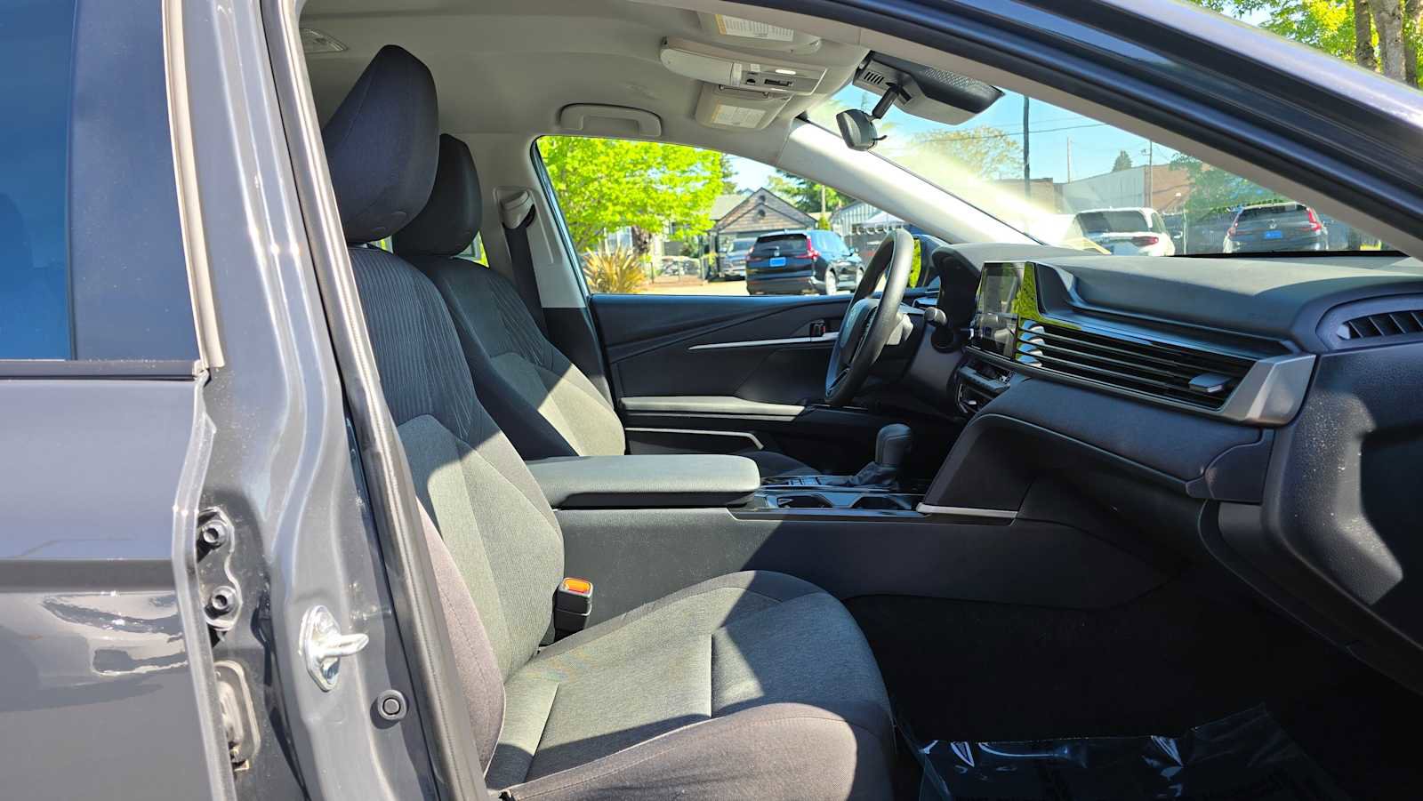Used 2025 Toyota Camry LE FWD image 10