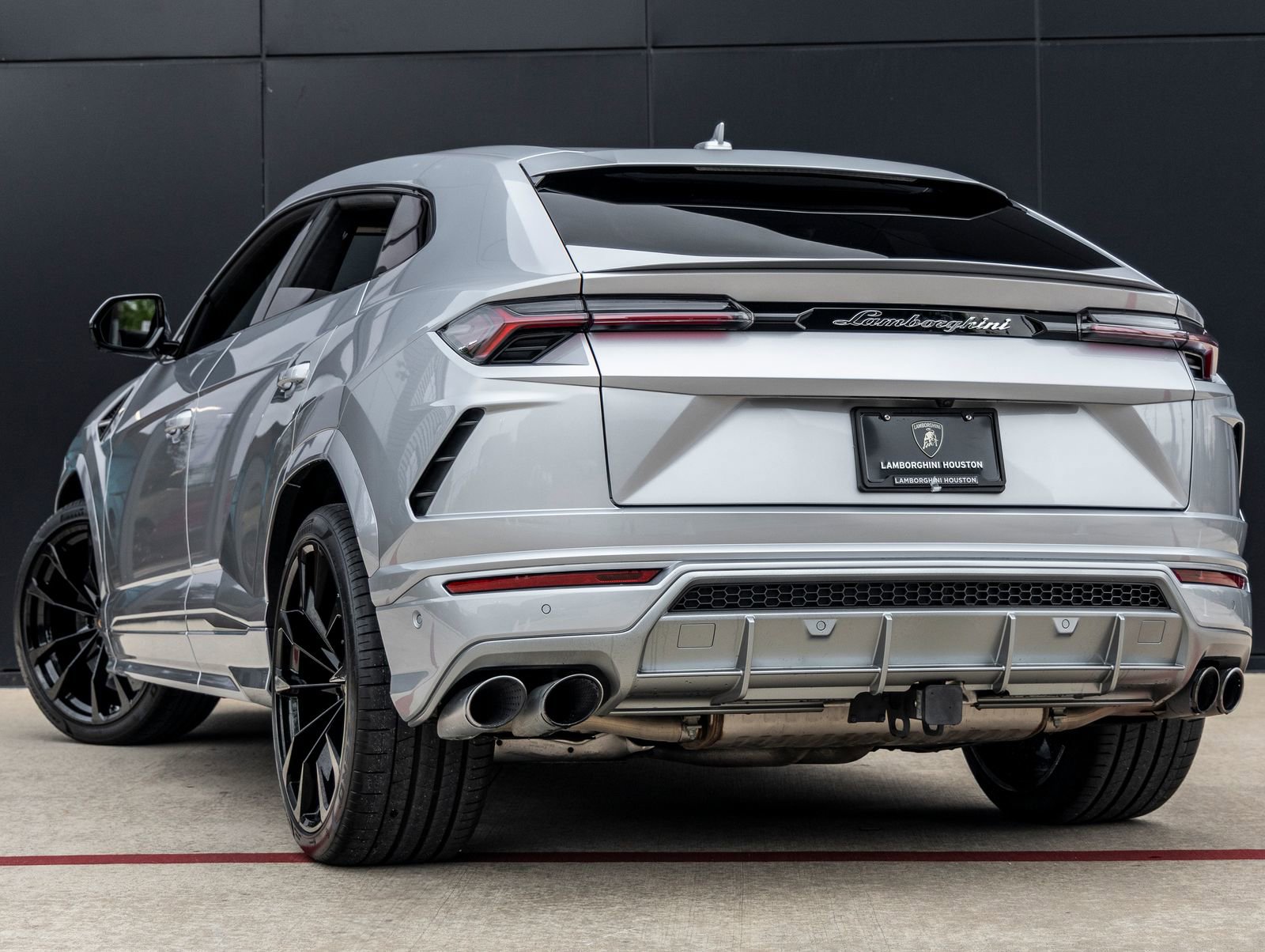 Used 2020 Lamborghini Urus image 6