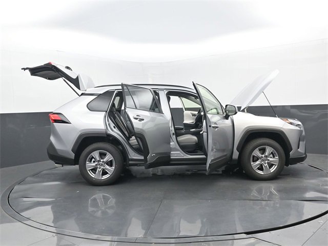New 2025 Toyota RAV4 XLE image 31