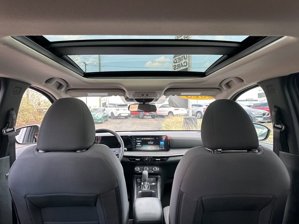 Used 2025 Nissan Kicks SV w/ SV Premium Package image 36