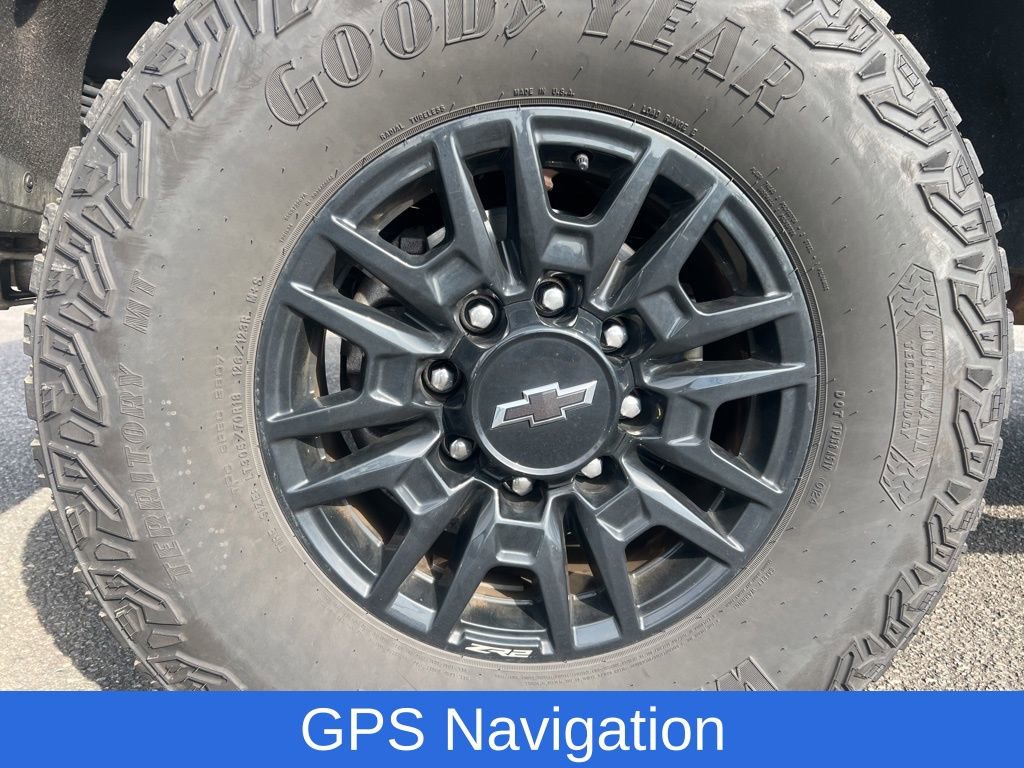 Used 2024 Chevrolet Silverado 2500 ZR2 w/ Technology Package image 13