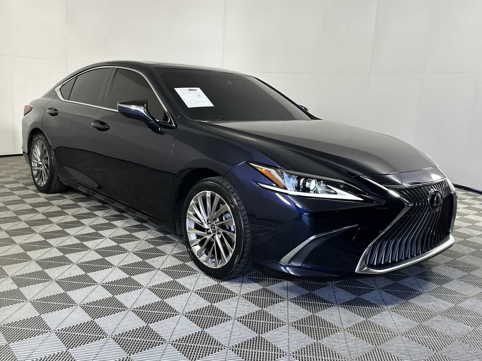 Used 2019 Lexus ES 350 w/ Accessory Package 2