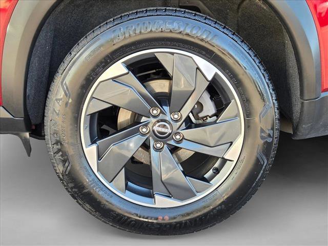 Used 2025 Nissan Rogue SV image 22