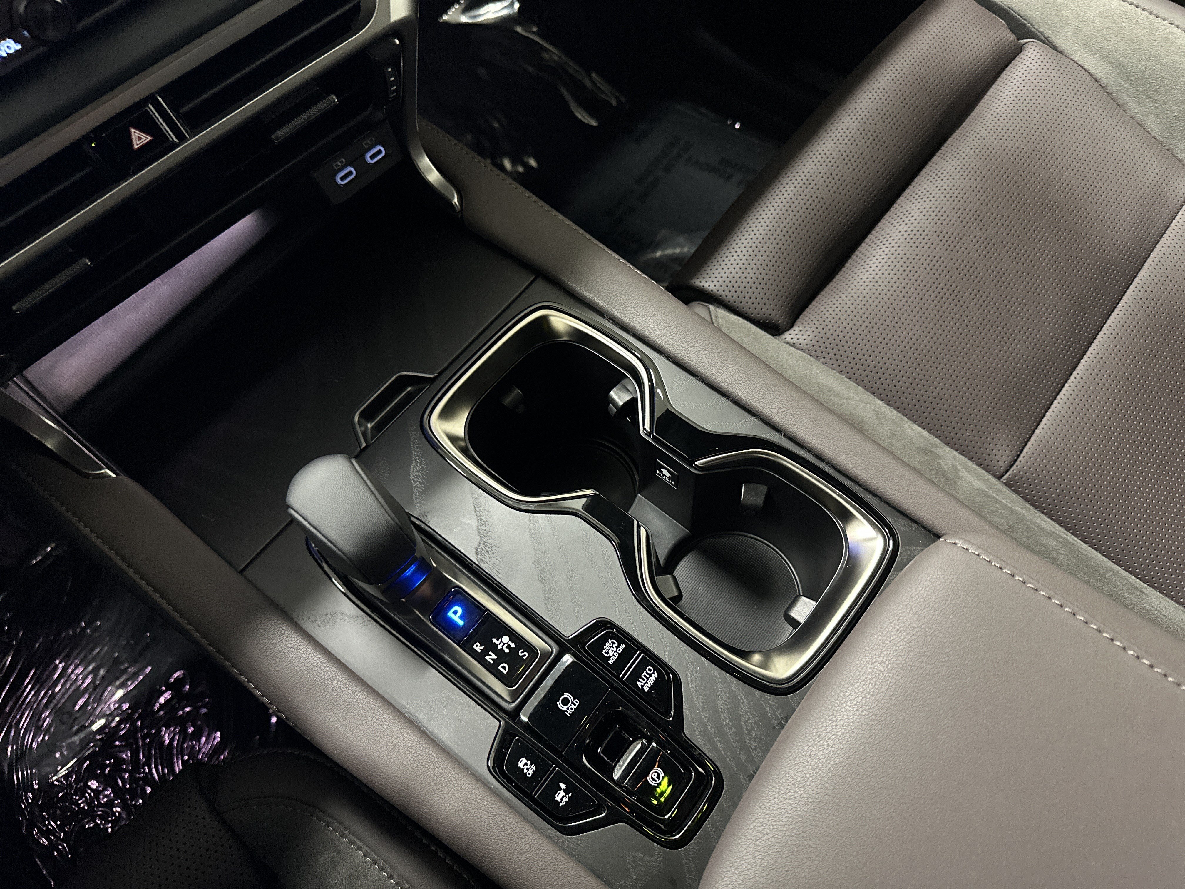 Certified 2025 Lexus RX 450h AWD w/ Convenience Package image 26