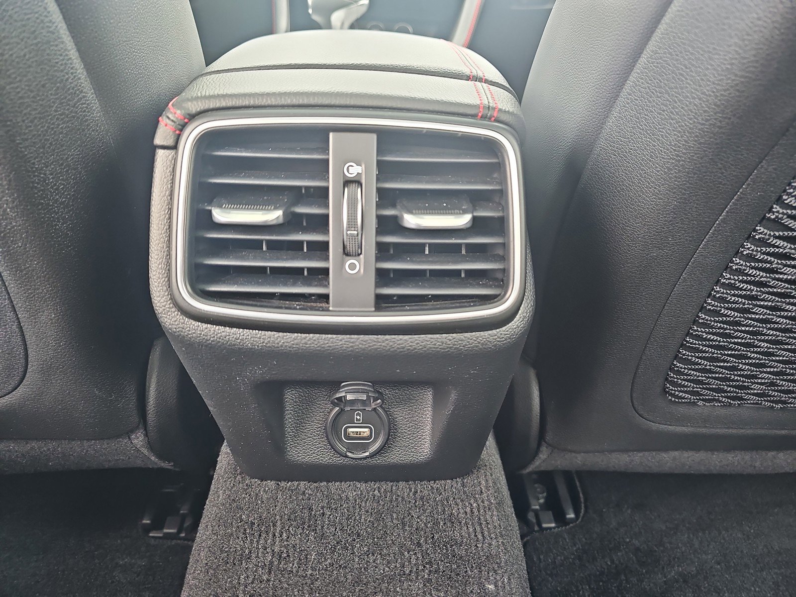 Used 2023 Genesis G70 2.0T w/ Sport Prestige Package image 34