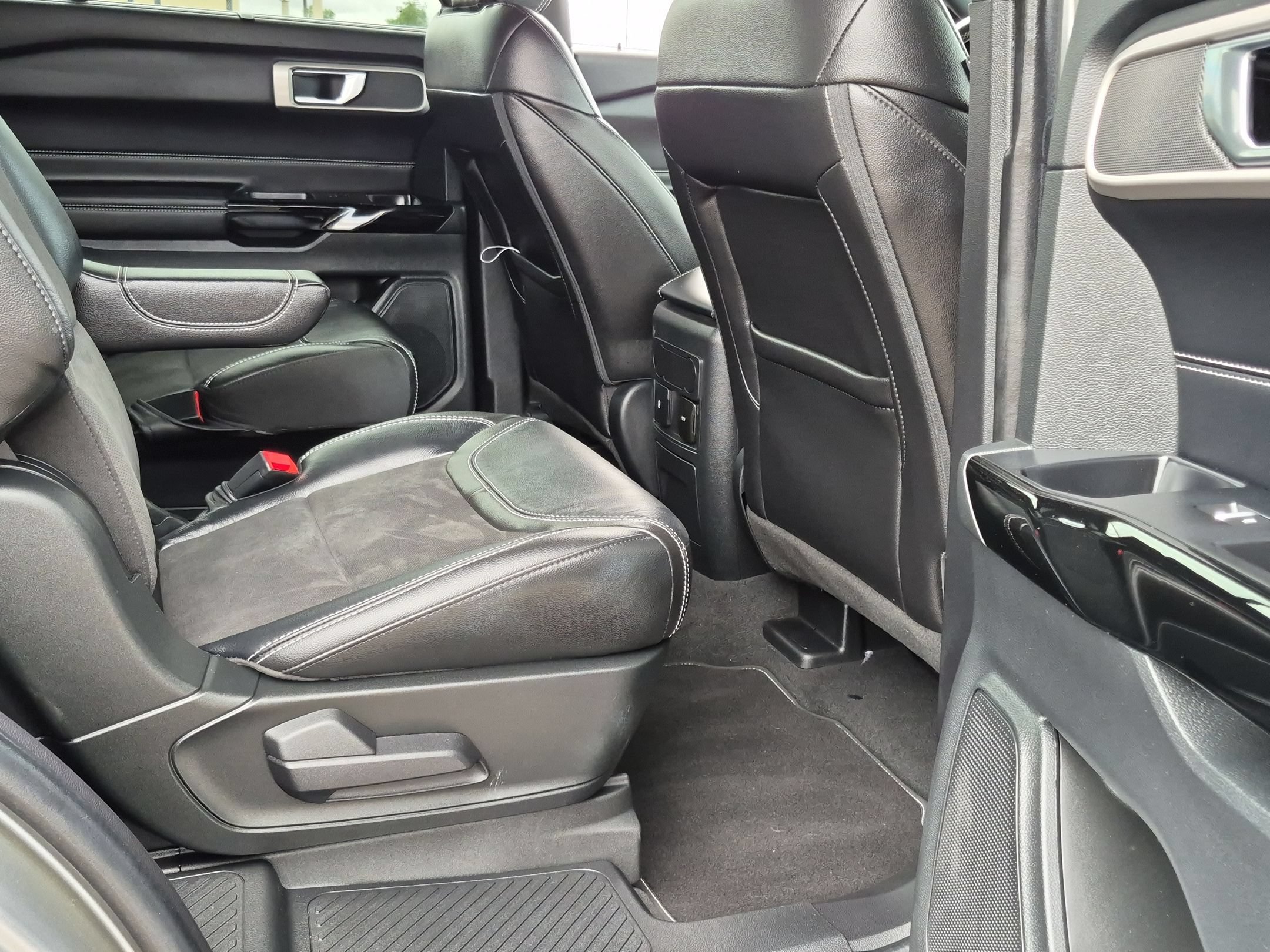 Certified 2022 Ford Explorer ST AWD/4WD image 17