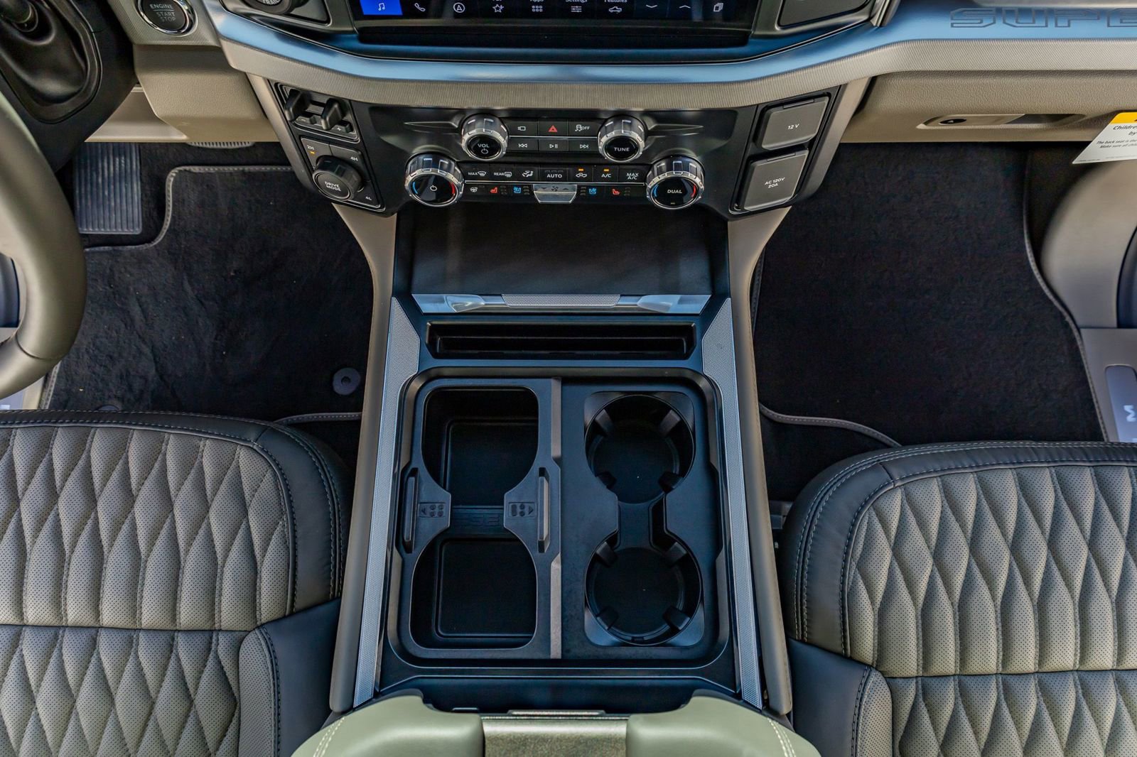 Used 2026 Ford F450 Platinum w/ Platinum Plus Package image 27