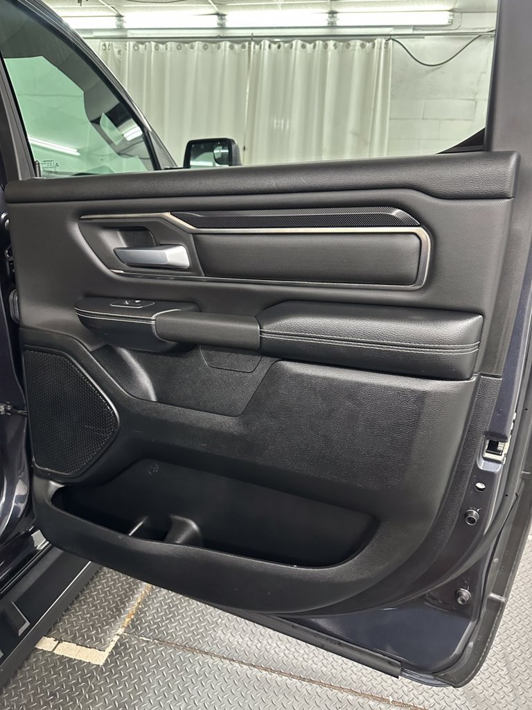 Used 2020 RAM 1500 Rebel AWD/4WD image 34