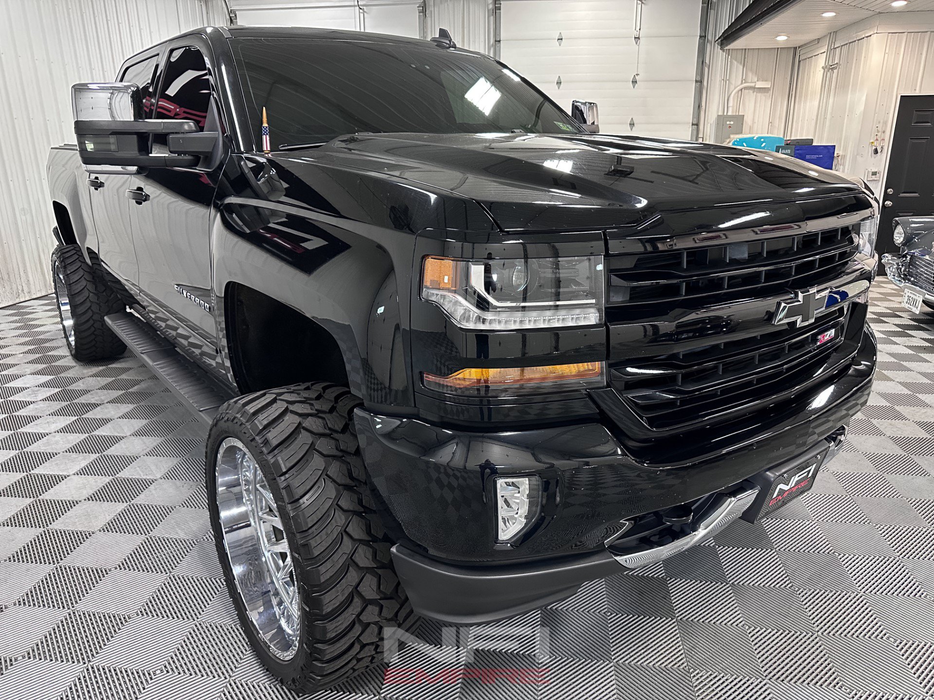 Used 2017 Chevrolet Silverado 1500 LT w/ All Star Edition AWD/4WD image 5