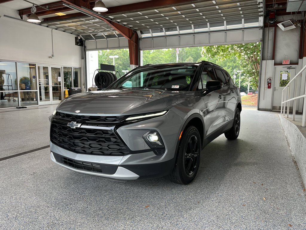 Used 2024 Chevrolet Blazer LT w/ Convenience Package FWD image 4