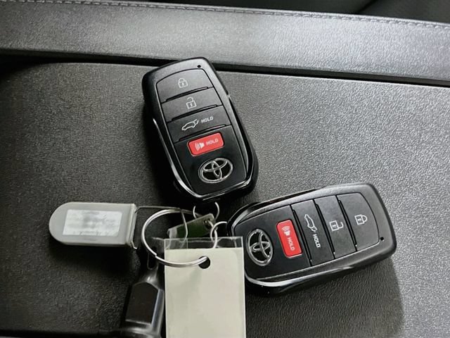 New 2026 Toyota Highlander Limited AWD/4WD image 33