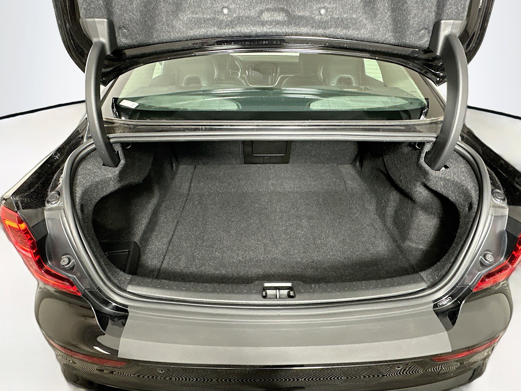 Used 2024 Volvo S60 B5 Core FWD image 28