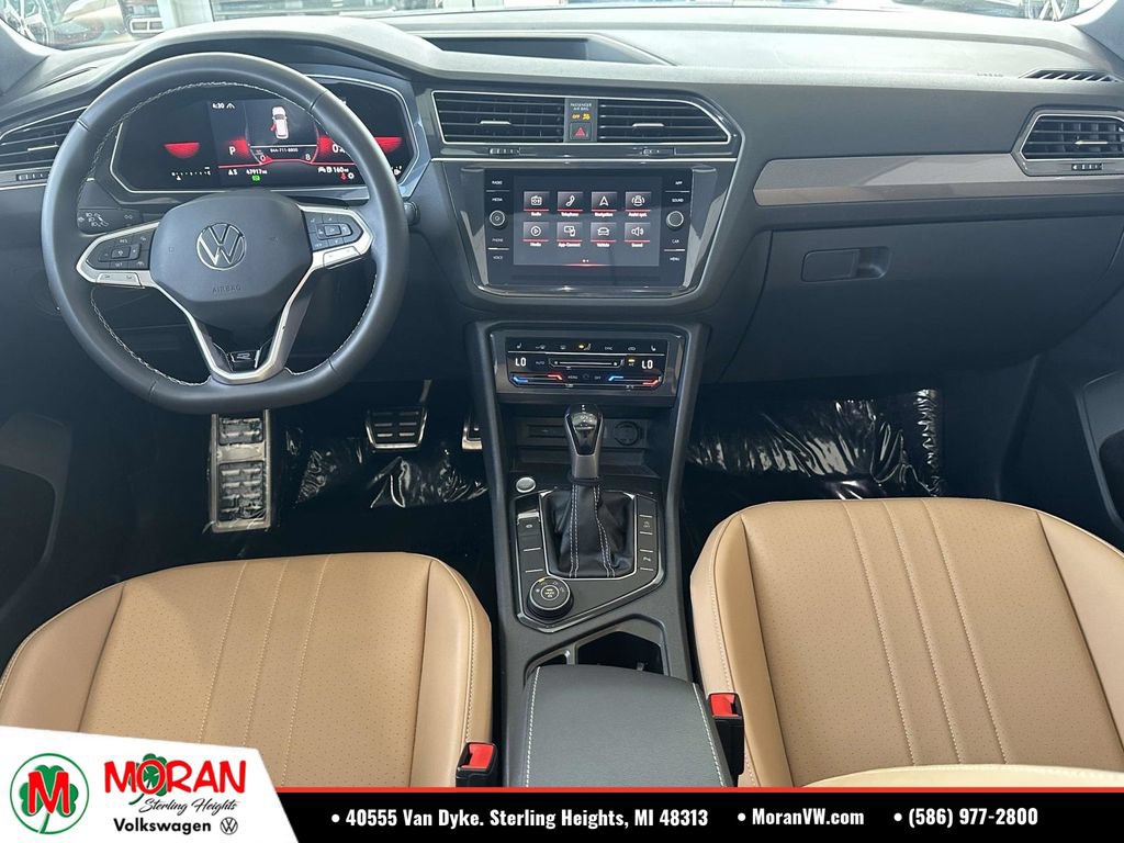 Certified 2023 Volkswagen Tiguan SE R-Line AWD/4WD image 15