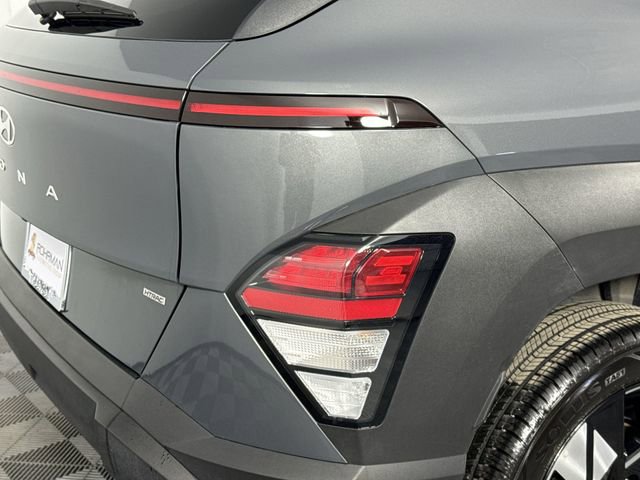 Certified 2025 Hyundai Kona SEL image 35