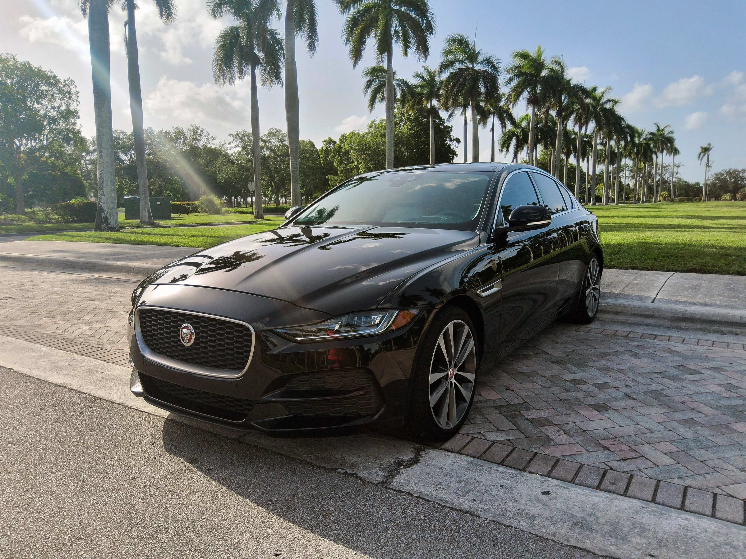 Used 2020 Jaguar XE S AWD/4WD image 2