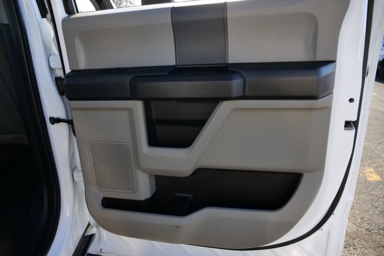 Used 2022 Ford F250 XL w/ Power Equipment Group image 29