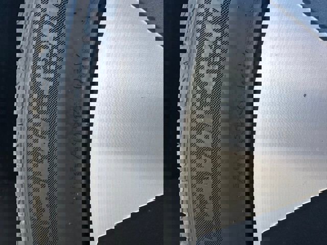 Used 2024 Volvo XC40 B5 Plus image 33