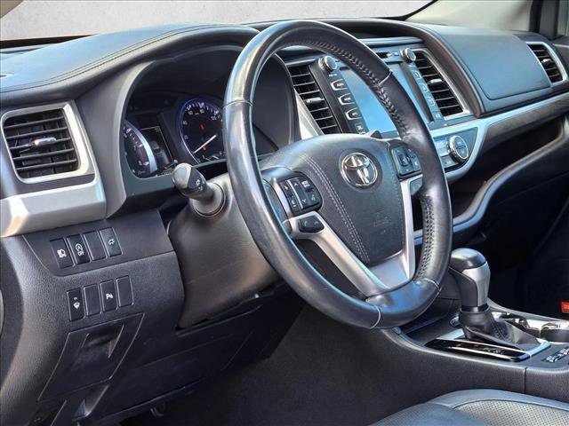 Used 2017 Toyota Highlander Limited FWD image 9