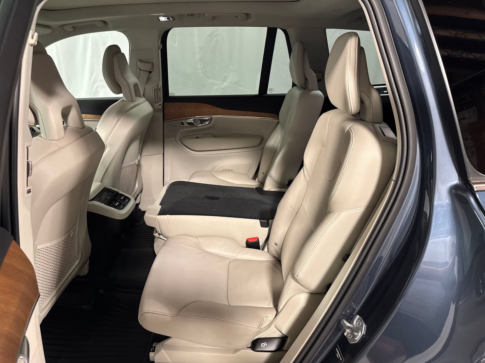 Used 2021 Volvo XC90 T5 Momentum w/ Advanced Package FWD image 5