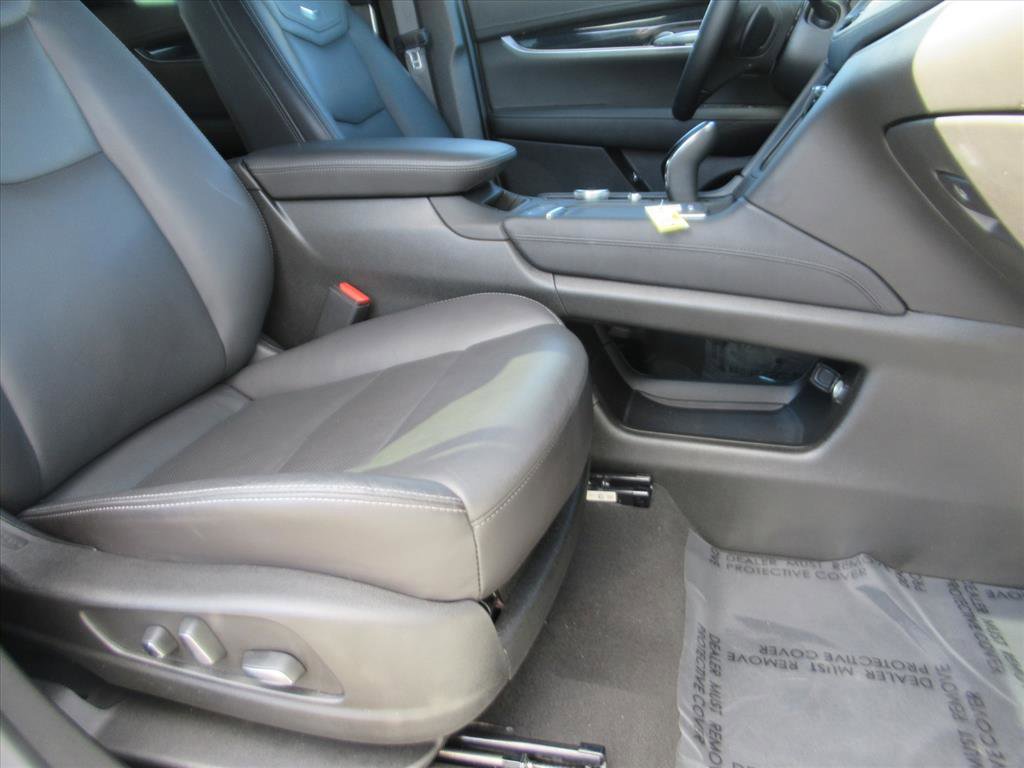 Used 2025 Cadillac XT5 Premium Luxury image 9