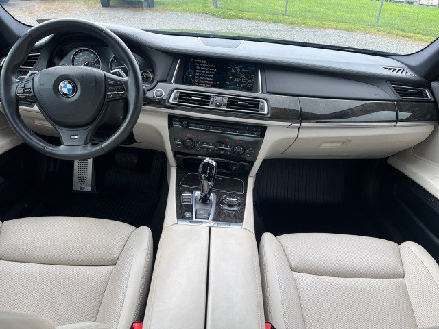 Used 2013 BMW 750Li RWD image 20
