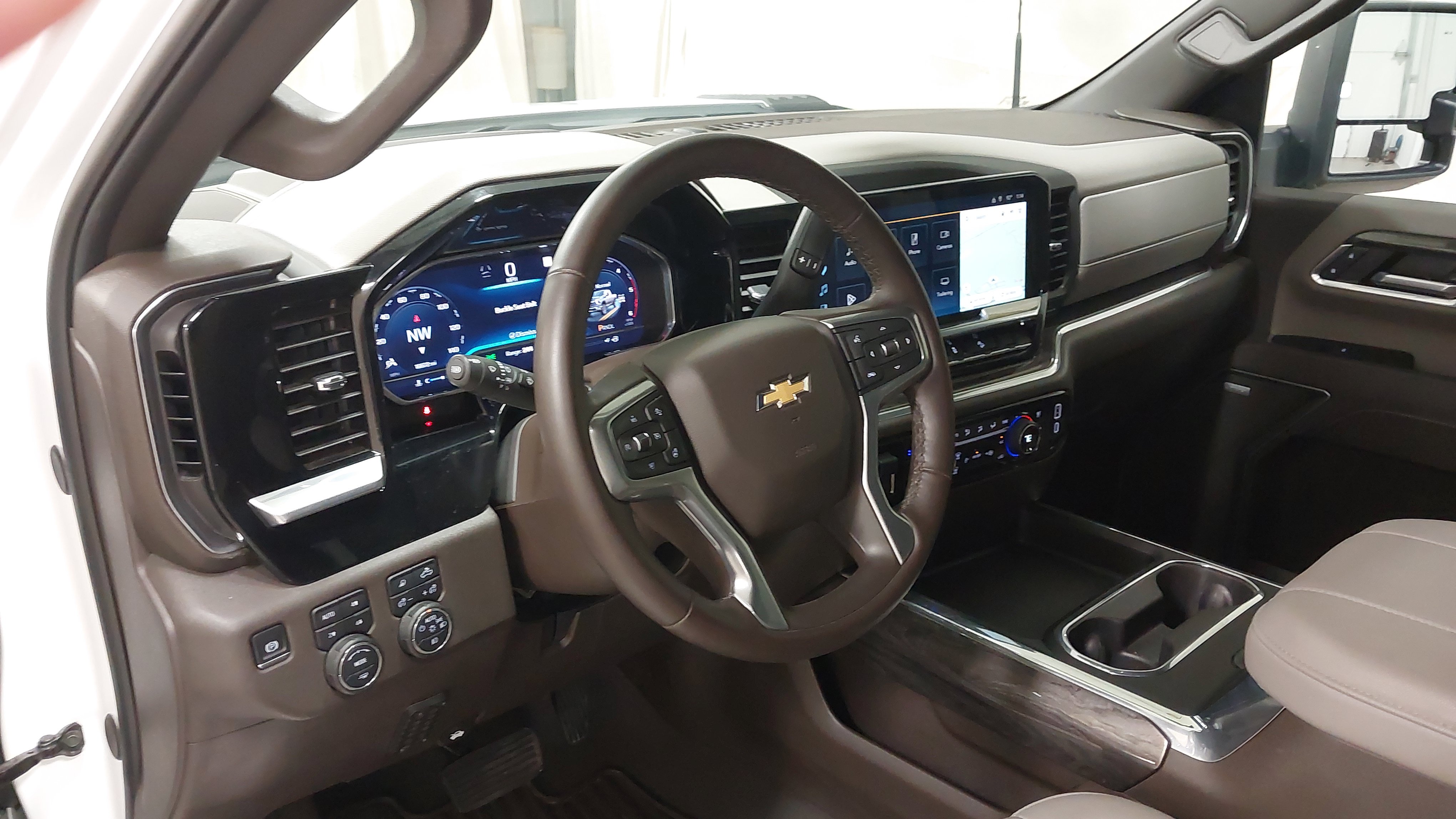 Used 2025 Chevrolet Silverado 2500 LTZ w/ Z71 Chrome Sport Edition AWD/4WD image 17