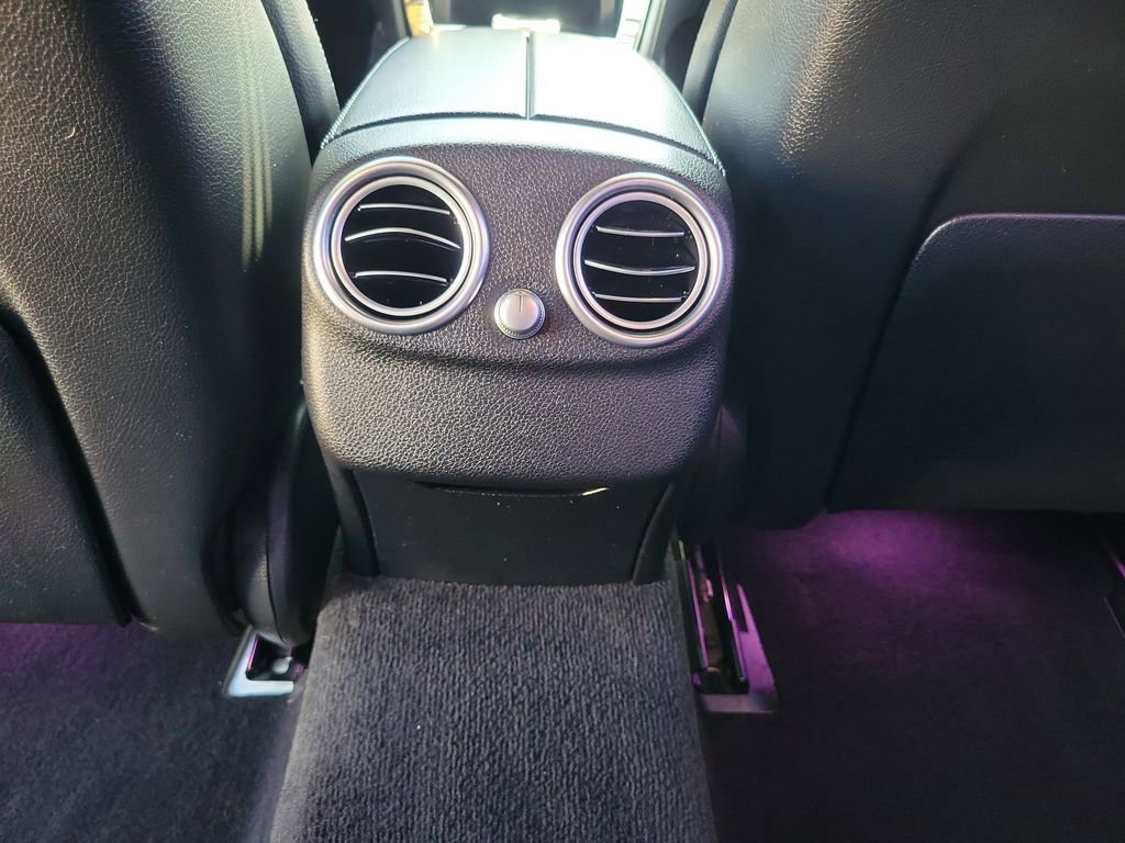 Used 2020 Mercedes-Benz C 300 Sedan image 12