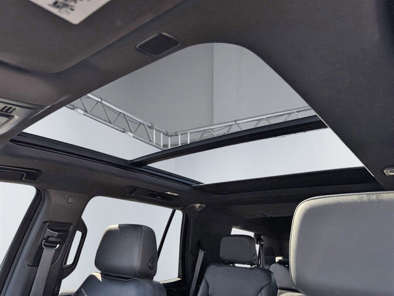 Used 2022 Chevrolet Tahoe LT w/ LT Signature Package image 17